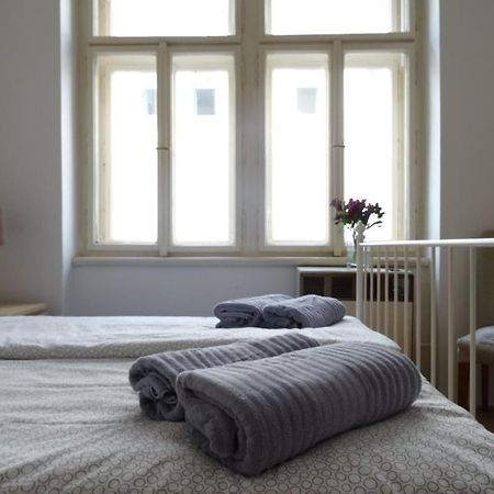 Garden Apartment On Art Nouveau Street In Central פראג מראה חיצוני תמונה