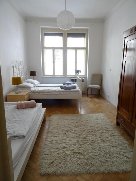 Garden Apartment On Art Nouveau Street In Central פראג מראה חיצוני תמונה