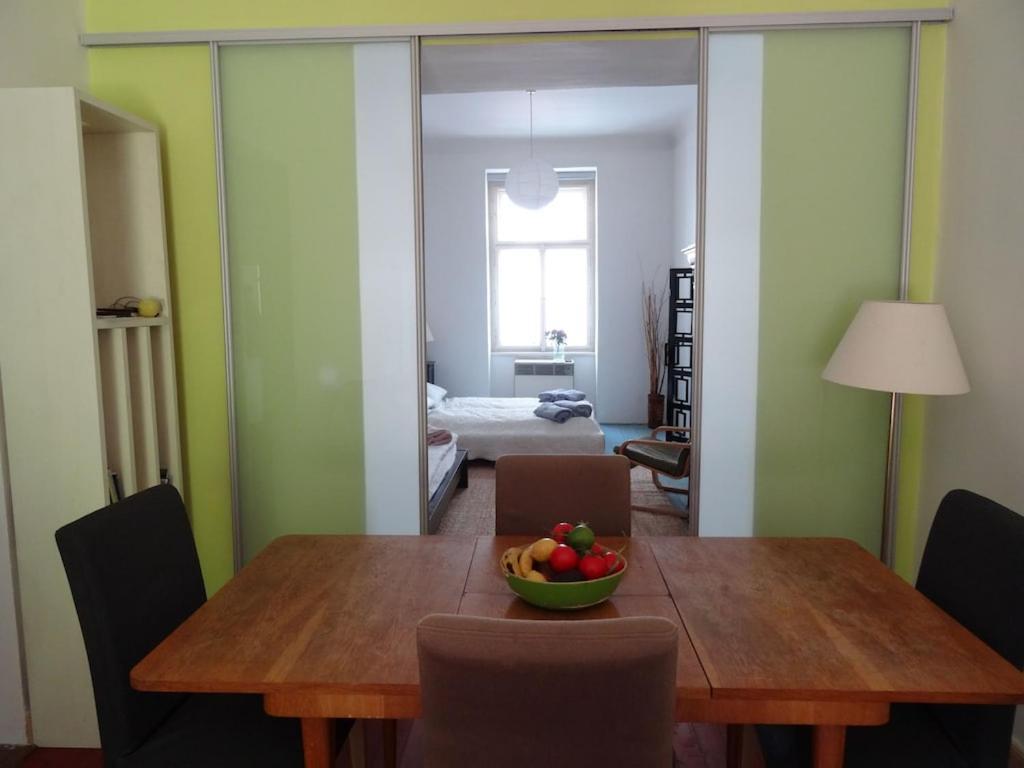 Garden Apartment On Art Nouveau Street In Central פראג מראה חיצוני תמונה