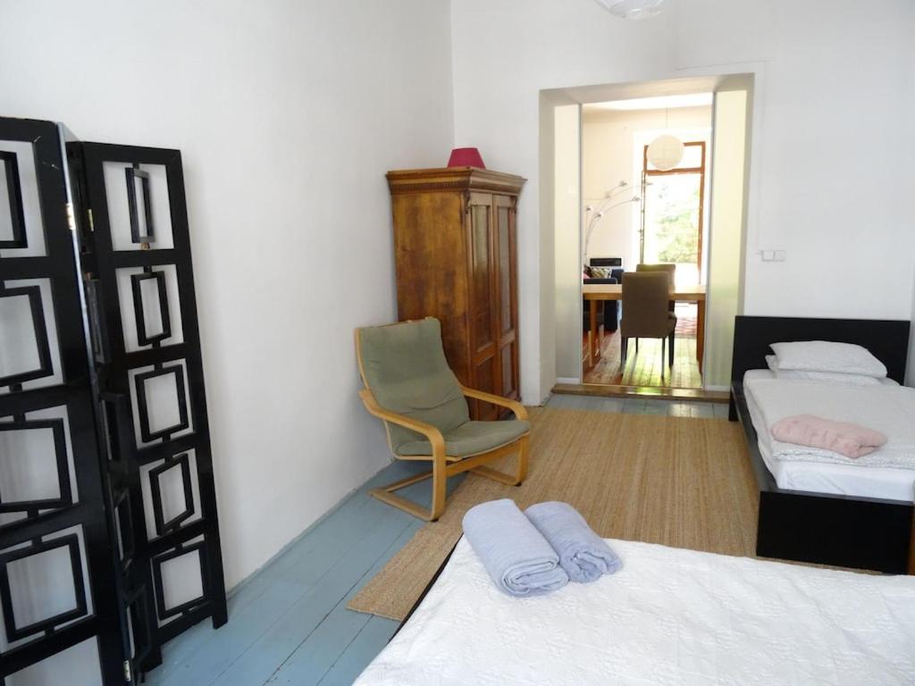 Garden Apartment On Art Nouveau Street In Central פראג מראה חיצוני תמונה
