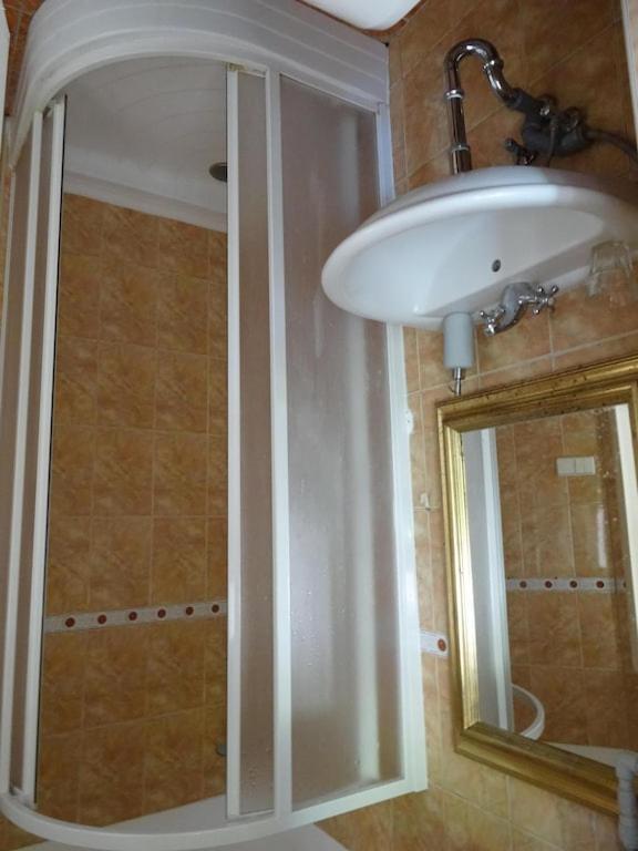 Garden Apartment On Art Nouveau Street In Central פראג מראה חיצוני תמונה